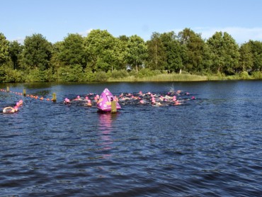 Zwemmen vrouwentriathlon Nijeveen